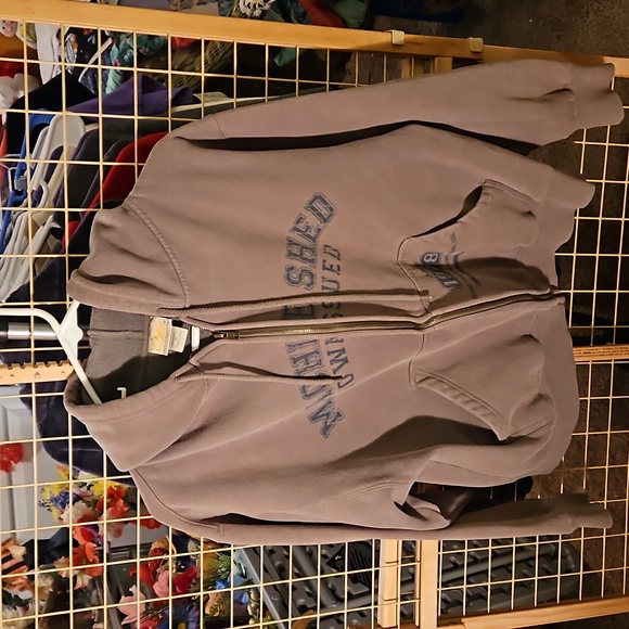 From mom's closet. 🎊❤️Host Pick❤️🎊  APreloved ArtisansSweatshirthooded jacket - Picture 10 of 13